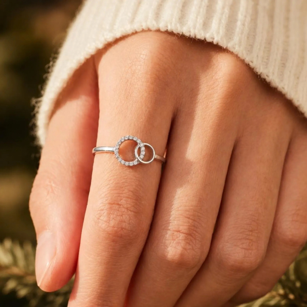 “Grote Zus & Kleine Zus” Verstrengelde Ring