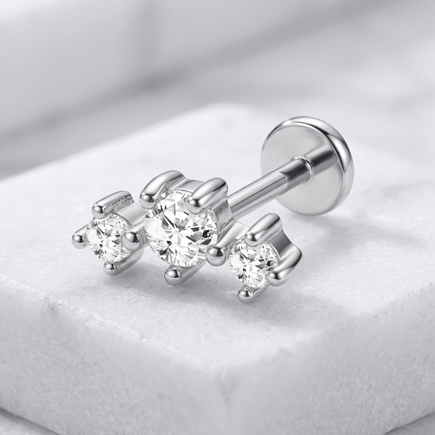 Minimalistische Trinity Spark Stud