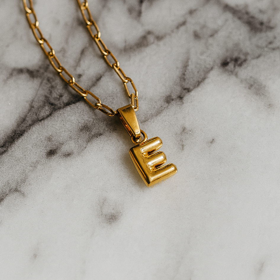 Bubble Letter Charm Ketting